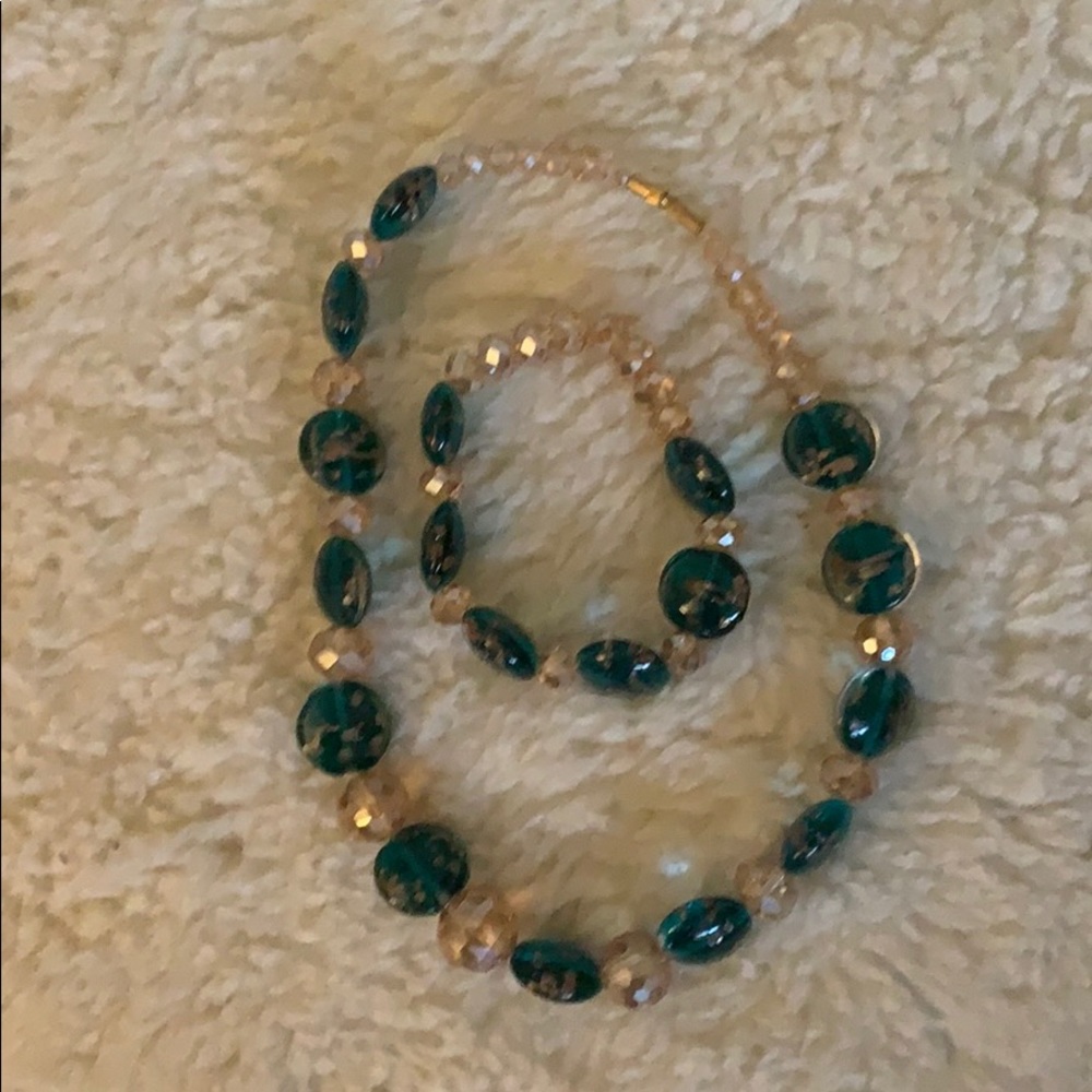 Bracelet & necklace set